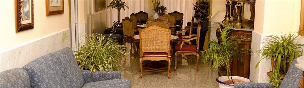 Hotel Iberia Plaza America Caces Buitenkant foto