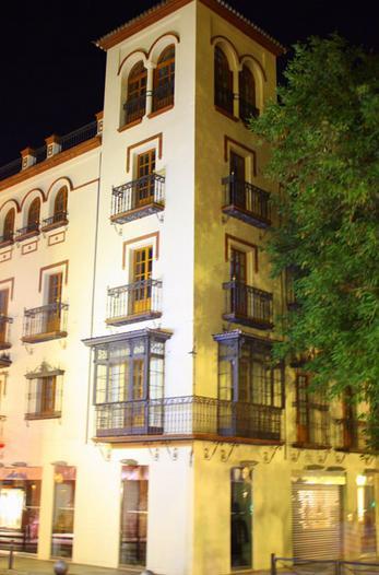 Hotel Iberia Plaza America Caces Buitenkant foto