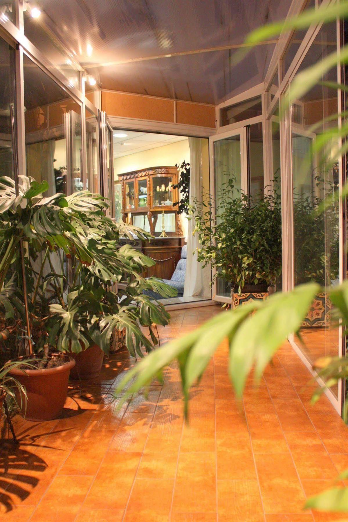 Hotel Iberia Plaza America Caces Buitenkant foto